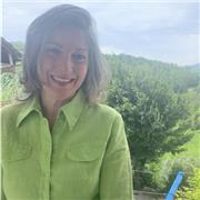 laurea Economia e Commercio, Master in Comunicazione e Coaching strategico, esperienza ventennale, propone percorsi di coaching in presenza (zona Varese e Milano) e online